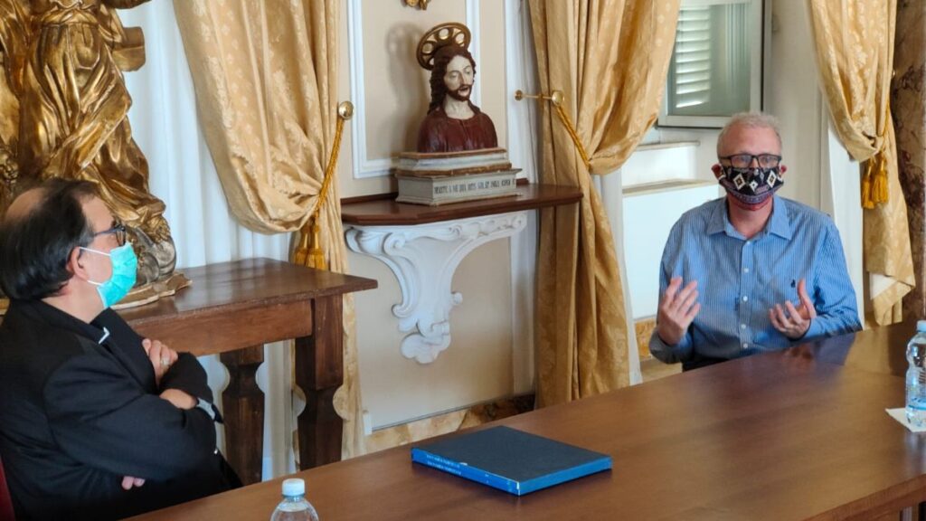 L'ambasciatore britannico Trott in visita a Siena
