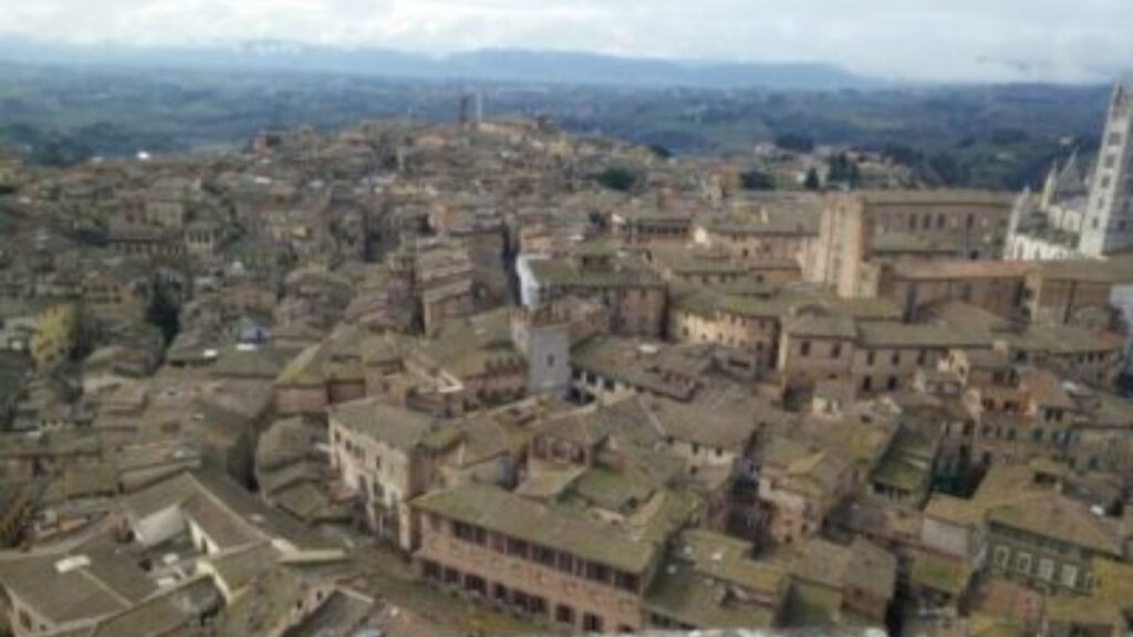Vacanze più care, Siena guida la classifica: +18,1% sui prezzi di alberghi e B&B