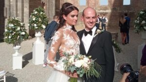 Palio di Siena, si sono sposati il fantino Giuseppe Zedde e la modella Federica Regnani
