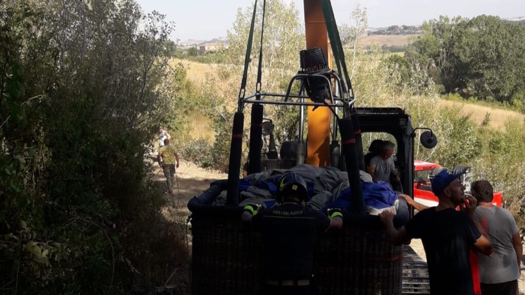 Buonconvento, recuperata la mongolfiera sulla quale ha perso la vita la pilota