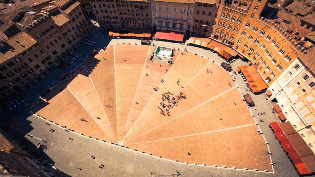 Lega, Fdi e Forza Italia Siena: "Basta con gli insulti sul web"