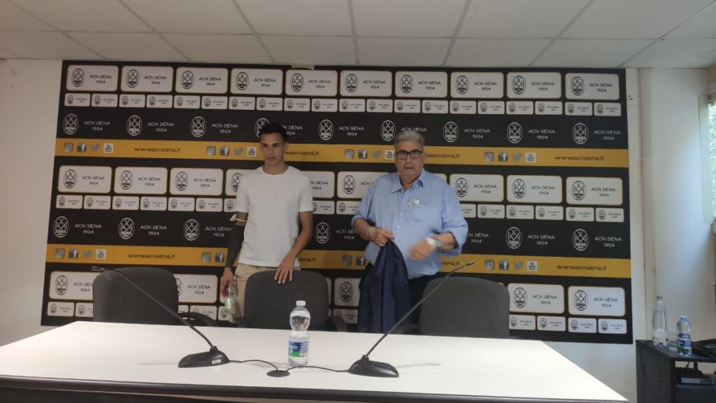 Il Siena si prepara alla serie C, Varela: "Non &egrave; una follia lottare per salire"