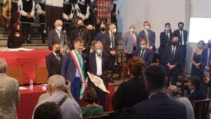 Premio Mangia, la medaglia a don Sergio Volpi presentata da Luca Luchini