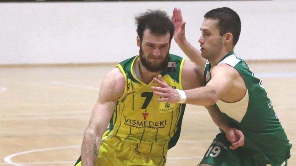 Costone, infortunio Ceccarelli: la risonanza esclude problemi gravi ai legamenti crociati