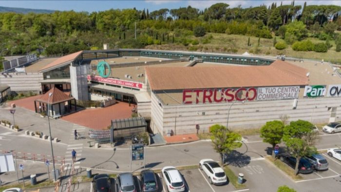 Chiusi, furto nella notte al centro commerciale Etrusco