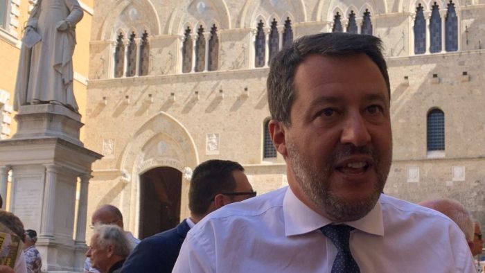 Mps, Salvini: "Non so se Lovaglio lascer&agrave;, ma ha fatto un lavoro eccellente"