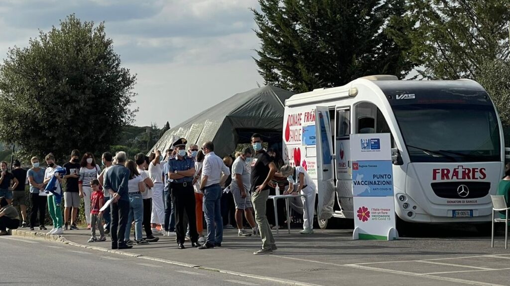 Continuano gli appuntamenti con camper e open day vaccinali