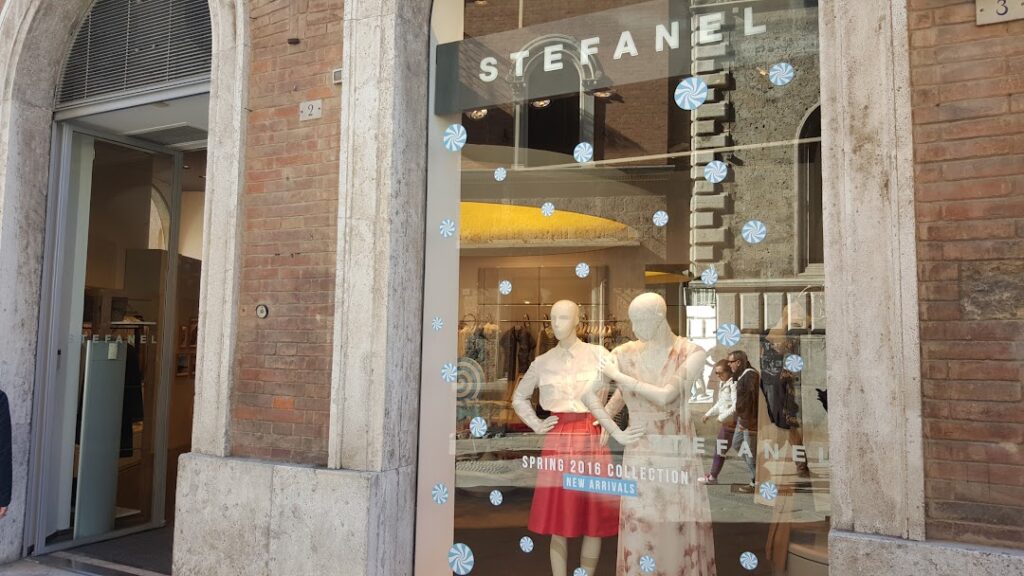 Siena, il 9 settembre riapre il negozio Stefanel in piazza Matteotti
