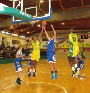 Basket, il Costone cala il tris: battuta Carrara