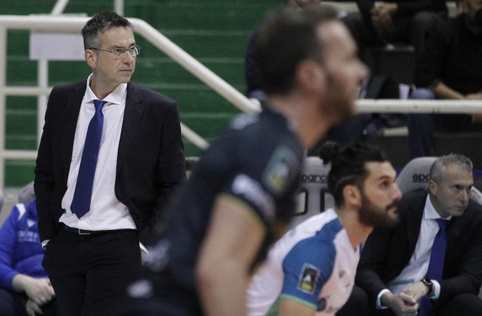 Emma Villas Siena, esonerato coach Tubertini