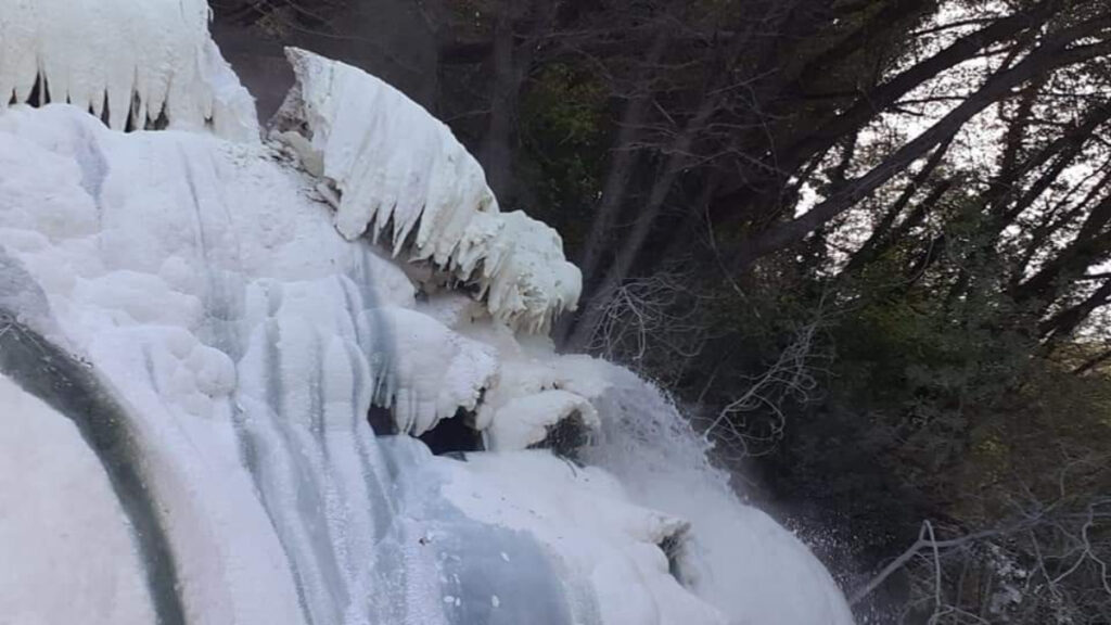 Bagni San Filippo: crepa nella "Balena bianca", bloccato l'accesso al Fosso Bianco