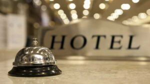 Hotel gestiti coi prestanome da Chianciano Terme alla Riviera romagnola: nei guai 8 persone