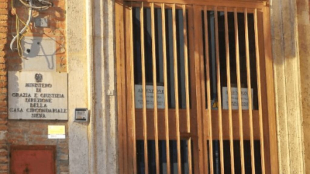Polizia penitenziaria, grave carenza di personale al carcere di Siena: stato di agitazione e sit in di protesta