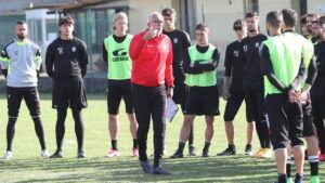 Allenamento di tattica e scarico al &ldquo;Bertoni&rdquo; Domenica in panchina ci sar&agrave; Paolo Negro