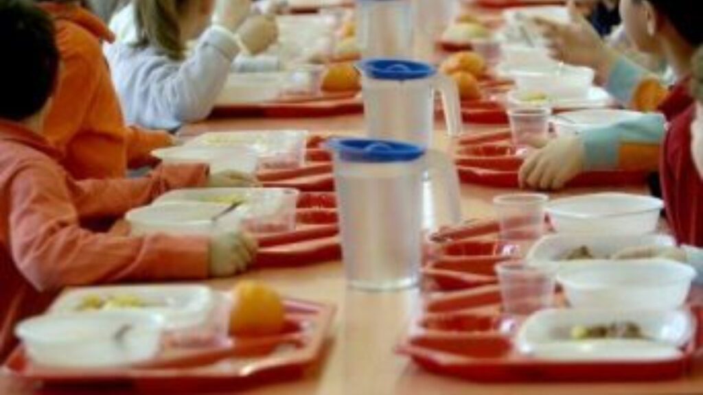 Mensa scolastica, aumento per alunni non residenti a Siena: Osservatorio "W la pappa al pomodoro" valuta un ricorso