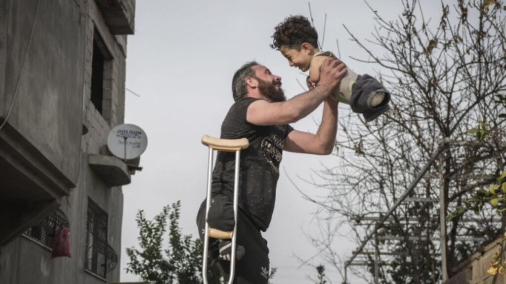 "Hardship of Life" &egrave; lo scatto vincitore del Siena International Photo Awards 2021