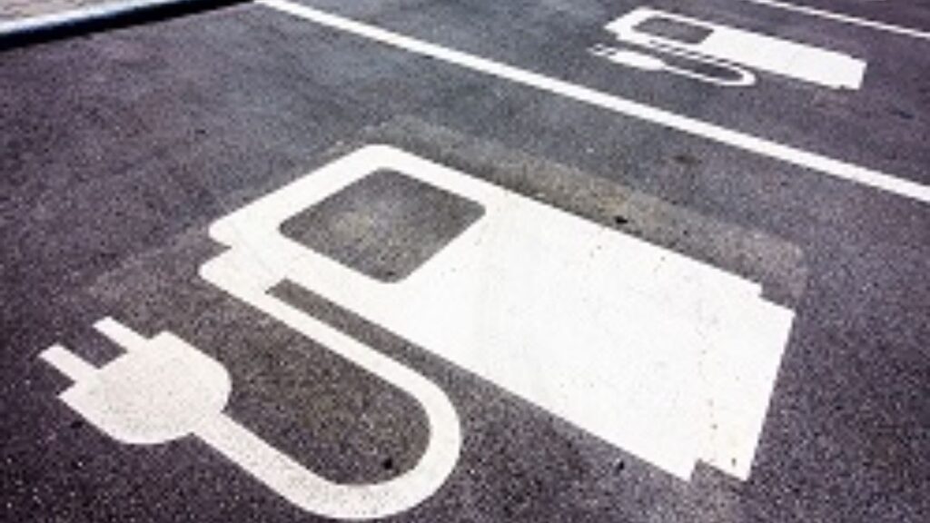 Colonnine auto elettriche a Siena, Capitani: &ldquo;Centouno punti di ricarica, postazioni consultabili online&rdquo;