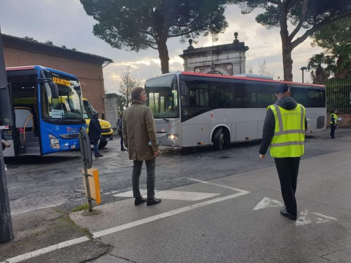 Siena, scuola Dupr&egrave;: stamattina il trasferimento degli alunni