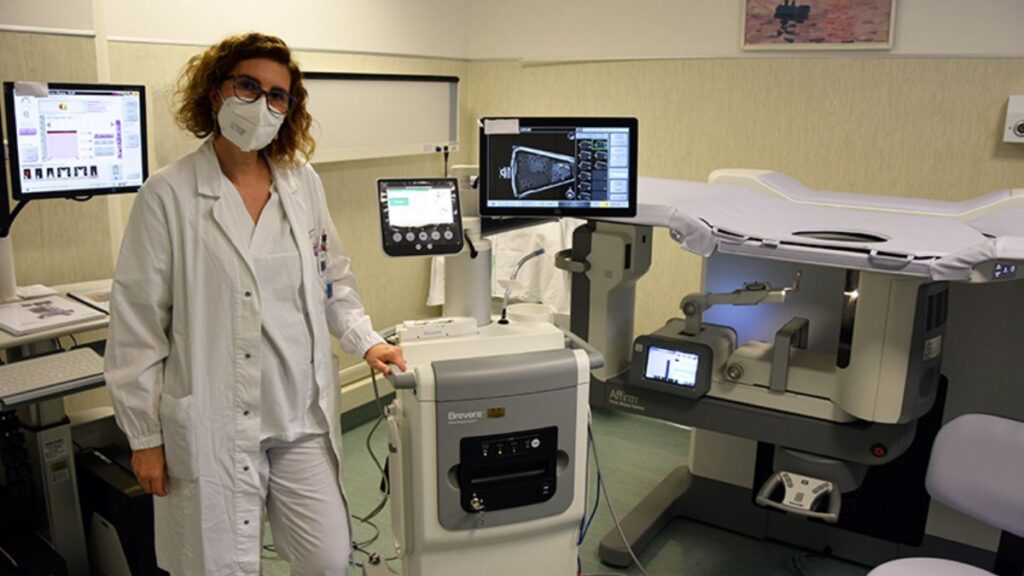Senologia, alle Scotte attivi il nuovo mammografo con tomosintesi 3D e l’ago per biopsia sotto guida stereotassica