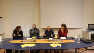 Rappuoli: "Variante Omicron dar&agrave; filo da torcere ai vaccini, indispensabile terza dose. Vaccinazione obbligatoria male necessario"