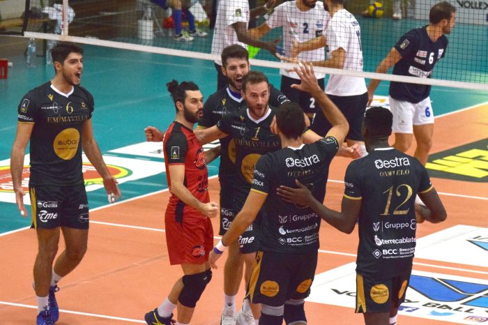 Primo sorriso per Siena, la Emma Villas Aubay sbanca Mondov&igrave; (0-3)