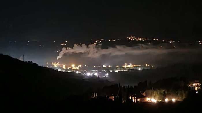 Distilleria Deta, tino travasato alle 3 di notte. Il Comitato in difesa della Valdelsa: "Cosa &egrave; fuoriuscito?"