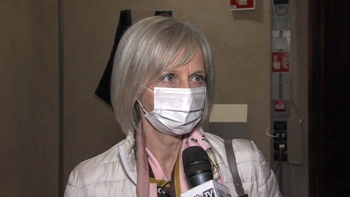 Aumento casi Covid, Cusi: "Nuova variante Eris pi&ugrave; infettiva, riavviare il ciclo vaccinale per i fragili"