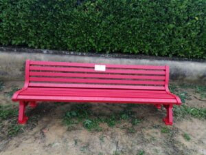 Castelnuovo: inaugurate tre panchine rosse contro la violenza sulle donne
