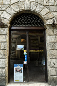 La Libreria Palomar chiude i battenti, un altro luogo di cultura lascia Siena