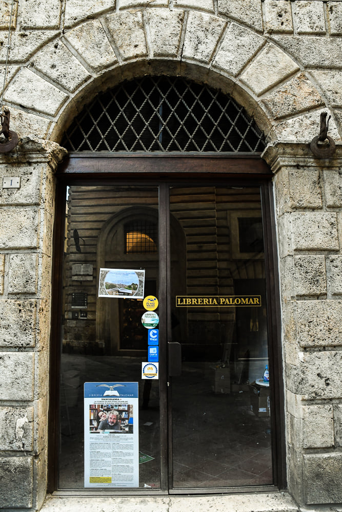 La Libreria Palomar chiude i battenti, un altro luogo di cultura lascia Siena