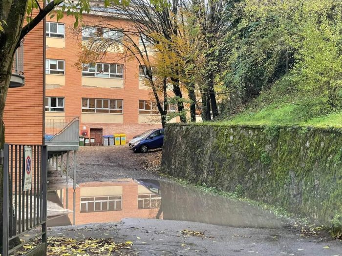 Siena: pozze d&rsquo;acqua alla Pascoli, sopralluogo del Comune