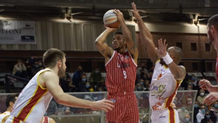 Basket: l'Umana Chiusi arranca, ma il ribaltone finale vale i due punti