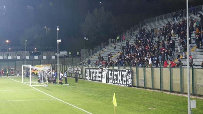 Pesante contestazione dei tifosi del Siena dopo la quarta sconfitta consecutiva