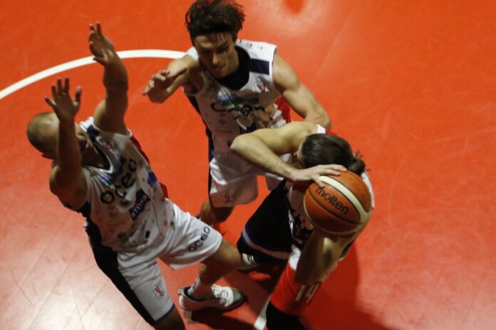 Basket: Virtus Siena sconfitta a Legnaia nell’ultima uscita del 2021
