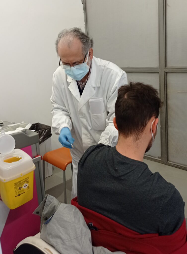 Covid: prime vaccinazioni al nuovo centro dell’Asl Toscana sud est a Monteroni d’Arbia