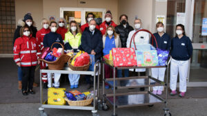 Croce Rossa e Noi Siena donano giochi al Dipartimento della Donna e dei Bambini delle Scotte