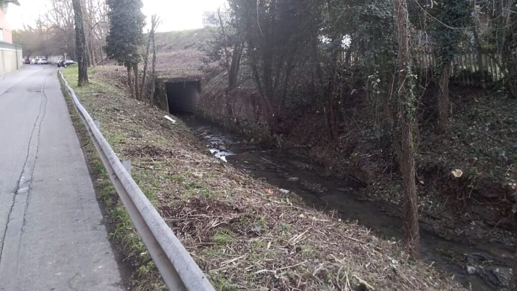 Siena: intervento Consorzio di Bonifica su fosso di Riluogo dietro la stazione ferroviaria