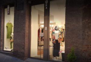 Siena: termina l'avventura di "In Voga", il negozio dal 2008 era in via de Pontani