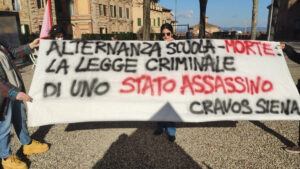 Alternanza scuola-lavoro, la protesta oggi a Siena: "Va abolita"