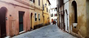 Castelnuovo: al via i lavori per la nuova pavimentazione di via Garibaldi