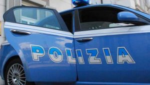 Violenta lite domestica a Siena, la Polizia interviene e sequestra numerose armi