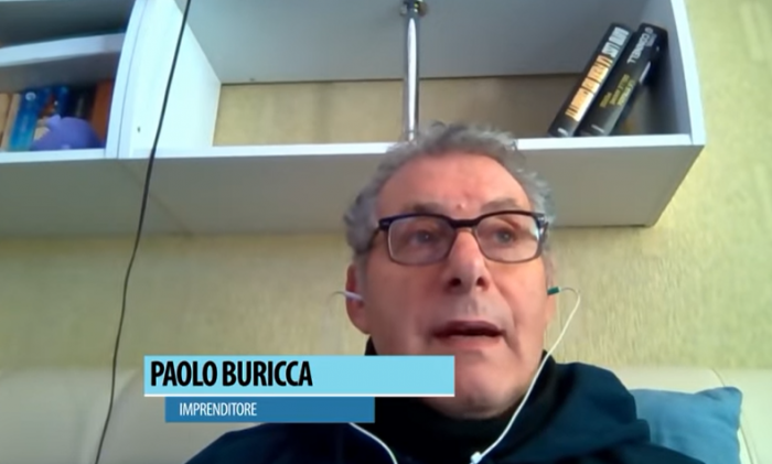 Guerra in Ucraina, il senese Paolo Buricca bloccato a Kiev: "Allarmi aerei e spari casa per casa. Non si pu&ograve; ritirare denaro in euro"