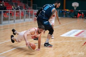 Basket: una Ferrara pi&ugrave; lucida passa a Chiusi. All'Estra Forum &egrave; 70-72