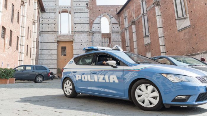 Espulso e rimpatriato il 31enne arrestato a Siena per violenza sessuale