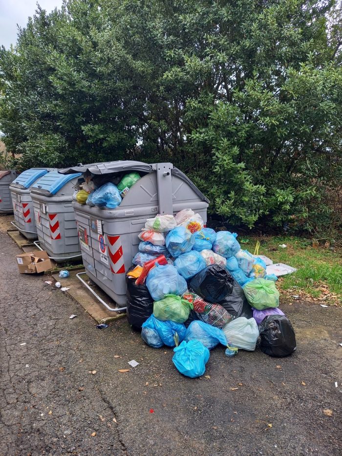 Rifiuti: disagi anche a Poggiarello La Ripa