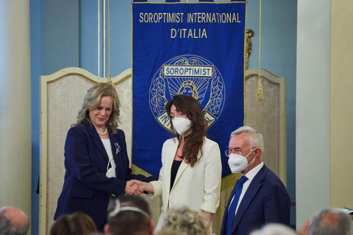Il Soroptimist Club di Siena a fianco delle donne per sostenere le giovani ricercatrici