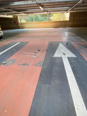 Siena: cadono alcuni pezzi di intonaco nel parcheggio di Santa Caterina