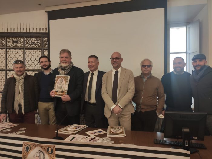Figuriamoci Siena da domani torna in edicola: tributo al protagonista del Palio, il cavallo