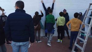 Siena, il mondo ideale dei ragazzi della scuola Tozzi in un murale