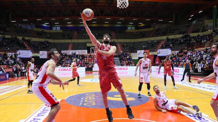 Basket Serie B - Una Chiusi stoica cede nel finale a Forl&igrave; 76-75